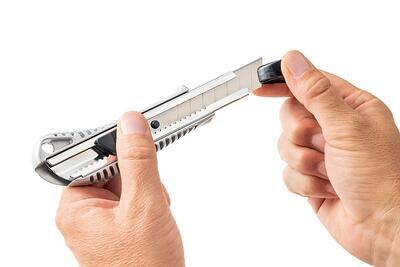 DAHLE PROFESSIONAL odlamovací nůž, čepel 18 mm, kovové pouzdro - 3